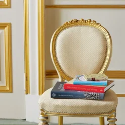 Royal Collection Shop A Royal Cookbook: Seasonal Recipes From Buckingham Palace Fashion